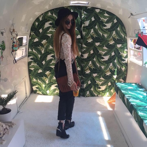 🌷Meet the Posher🌷Posh Ambassador🌷 - Picture 3 of 6