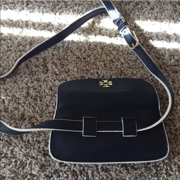 ❌❌NOT FOR SALE❌❌ Tory Burch waist pouch Navy - Picture 2 of 3