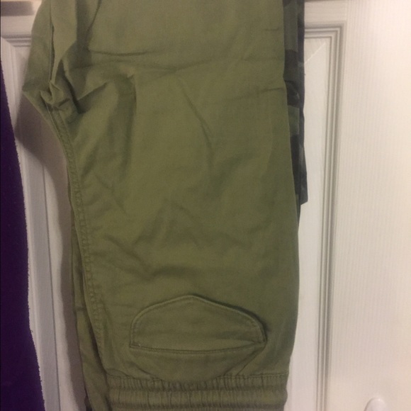 Boys Cargo Joggers sz 14/16 - Picture 1 of 2