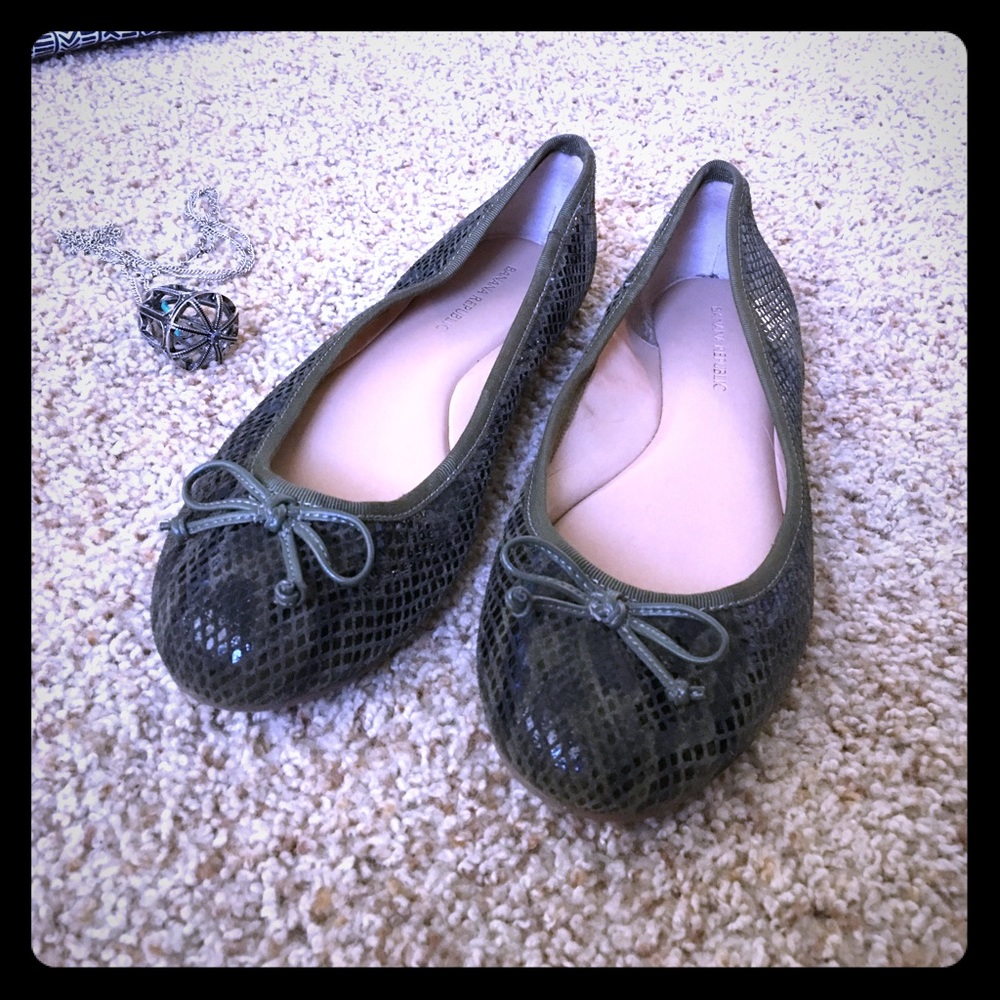 Snake skin loafers