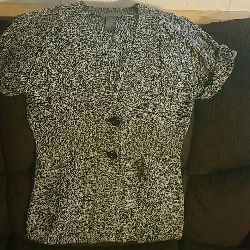 Short sleeve sweater small