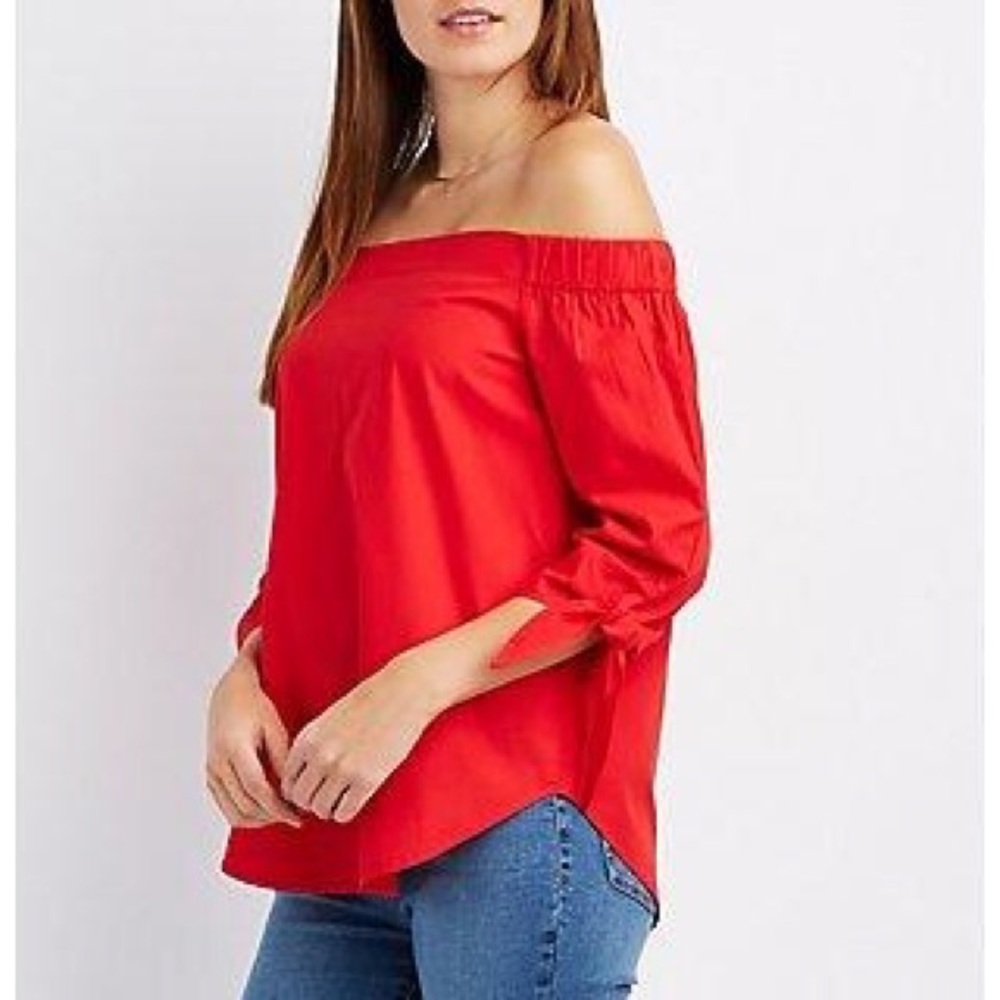 🌻 Gorgeous off the shoulder top NWT 🌺