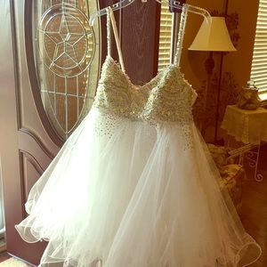 Absolutely stunning white prom dress