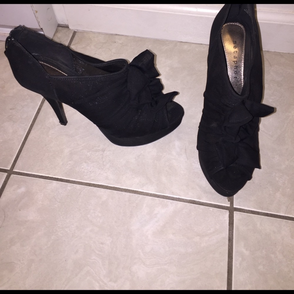 Metaphor heels