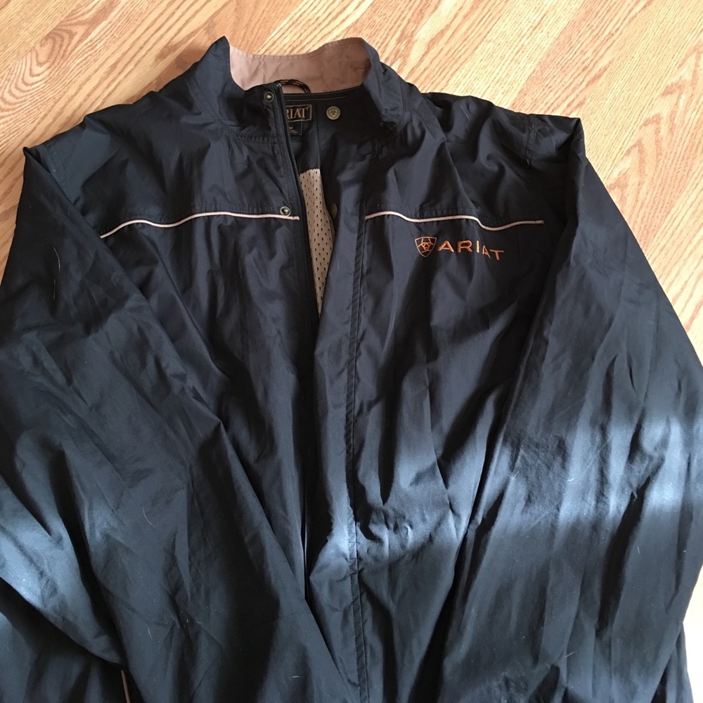 Men's Ariat windbreaker!! Size Medium