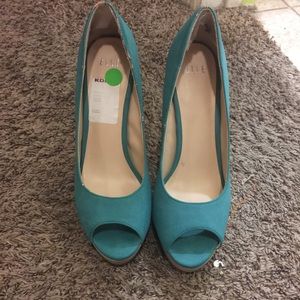 Elle heels
