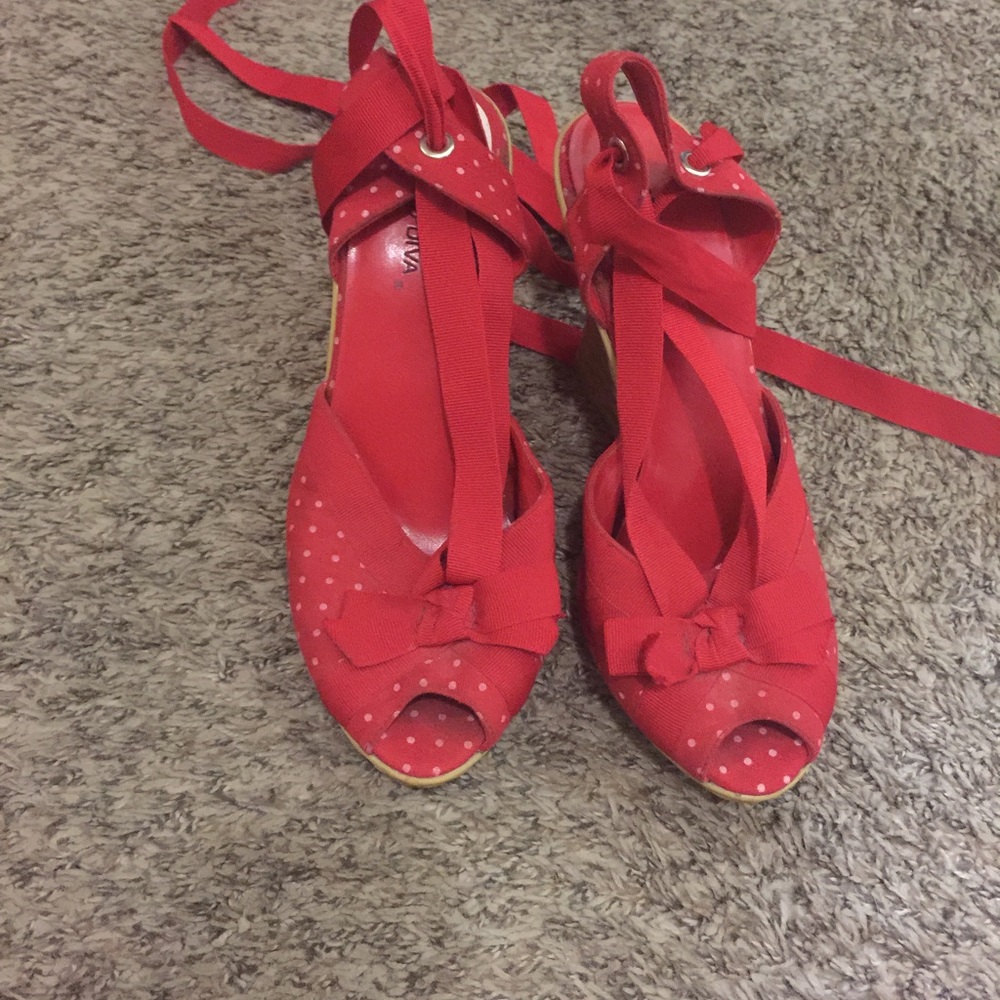 Red wedges
