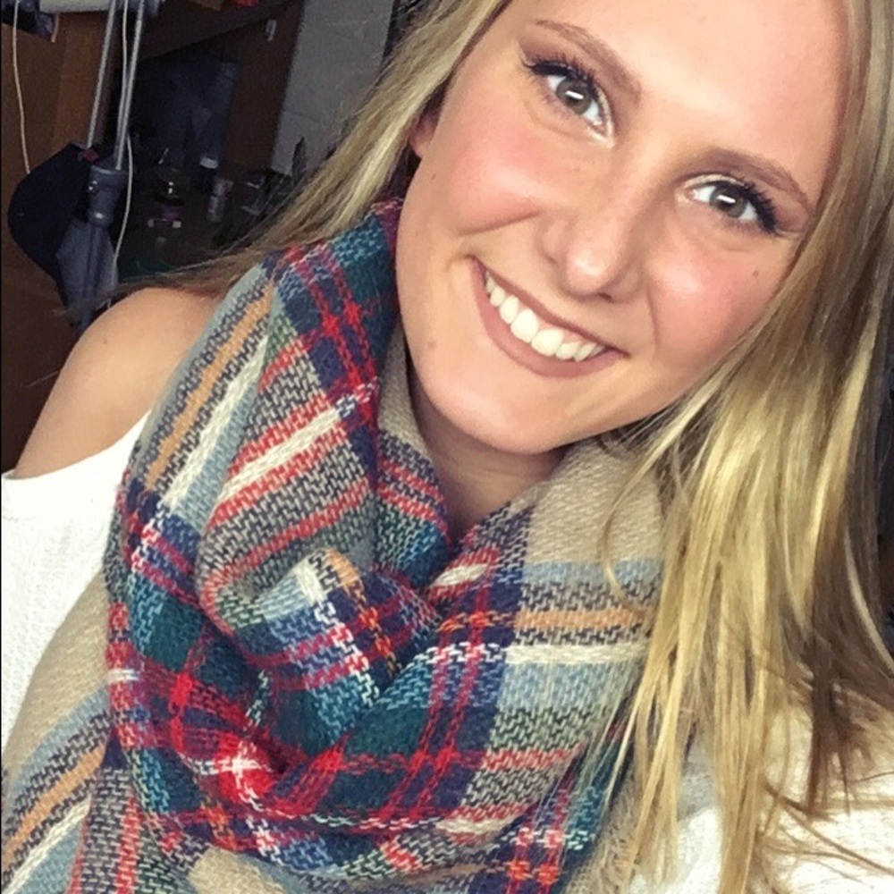 Meet your Posher, Brooke