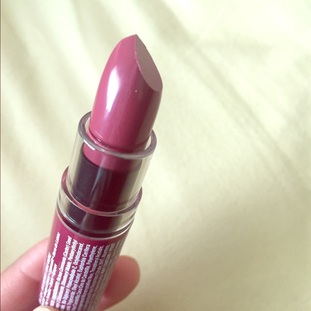 NYX lipstick Deep Red