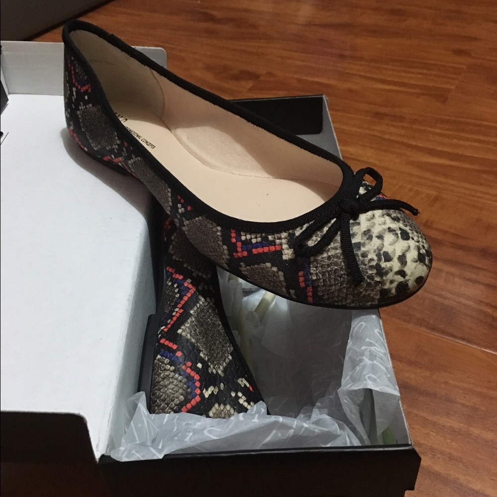 Inc flats/ never worn