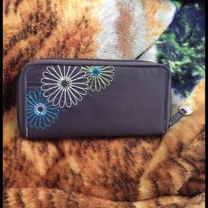 Traveling RFID wallet