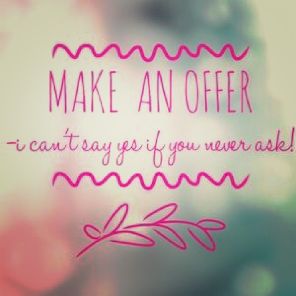 🛍ACCEPTING OFFERS!!🛍