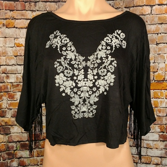 Fringe Skull Open Back Top - Picture 3 of 4