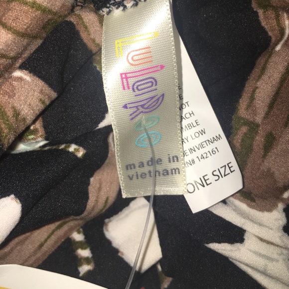 LulaRoe OS Milkshake Leggings - Picture 2 of 2