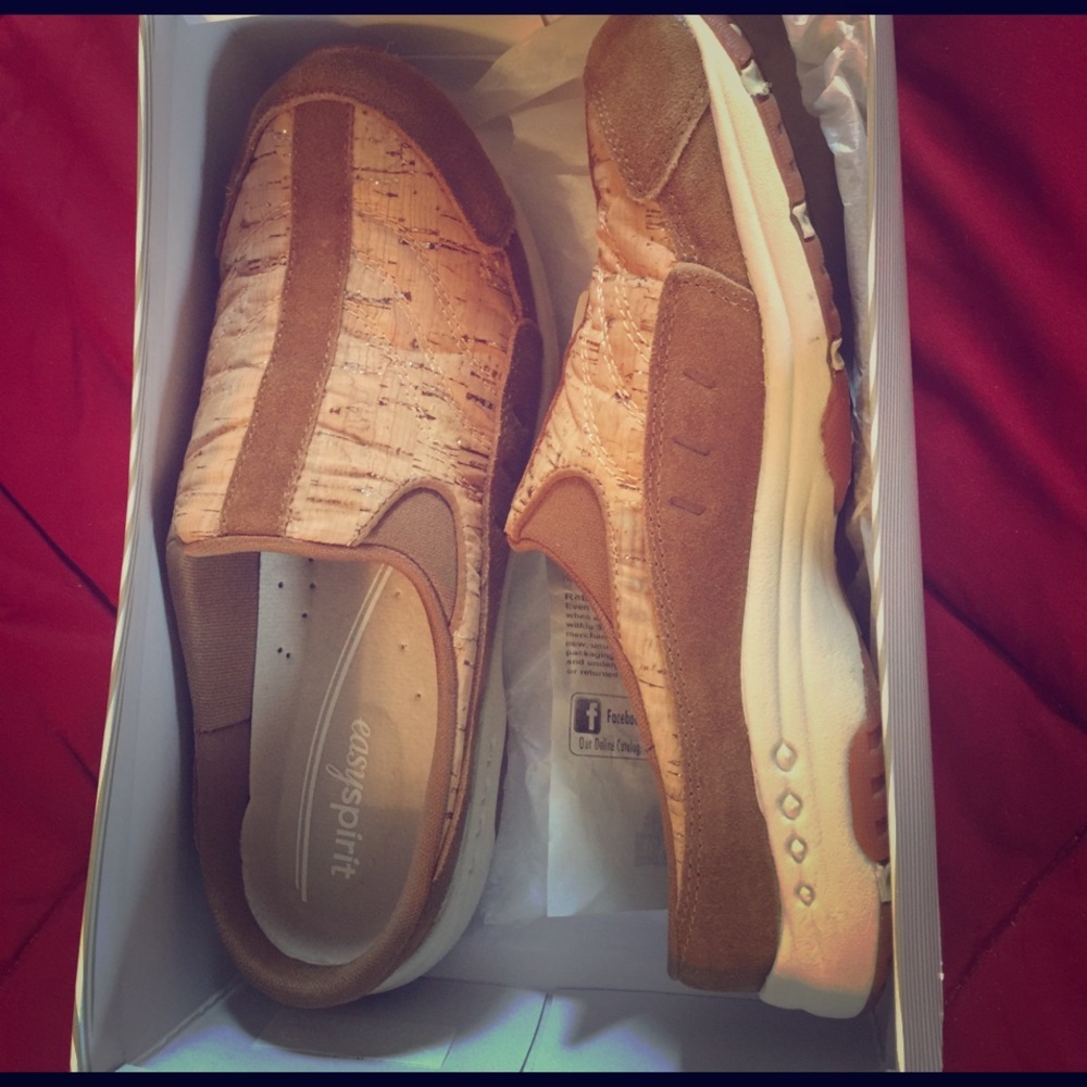 Comfy slide on shoes! Great for working in!!