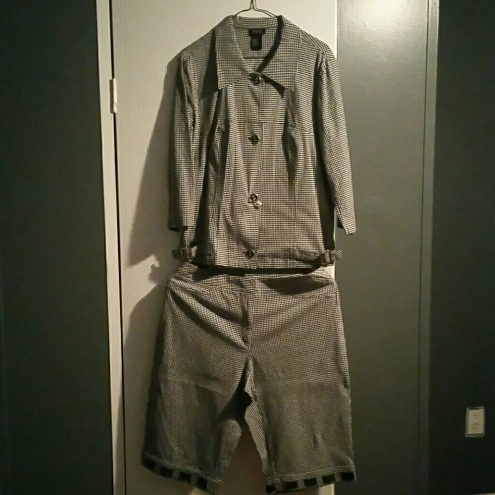 Set Pants size 12, Top says XL. Fits more like 12