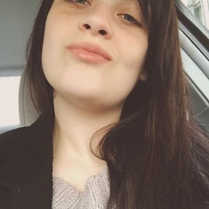 Meet your Posher, Leslie