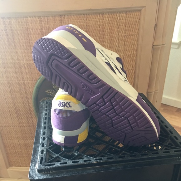 🛑🛑SOLD !!!🛑🛑Brand New. Purple and Gold Asics. - Picture 3 of 4