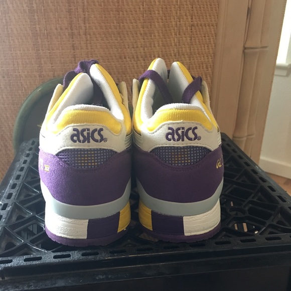 🛑🛑SOLD !!!🛑🛑Brand New. Purple and Gold Asics. - Picture 4 of 4