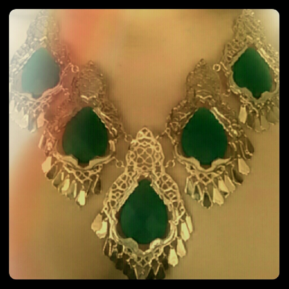 Kendra Scott Valora Statement Necklace