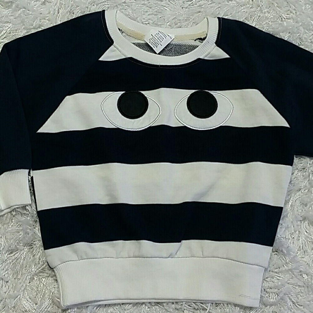 SALE***Navy Eyes long sleeves tee.  Kids   :)