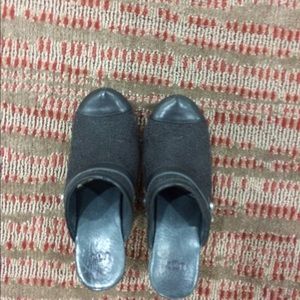 Uggs clogs