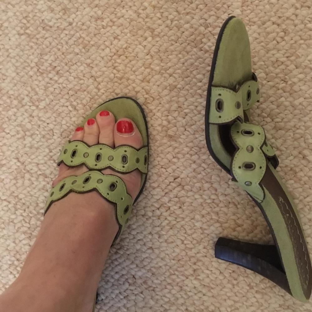 Can go from work to weekend in these