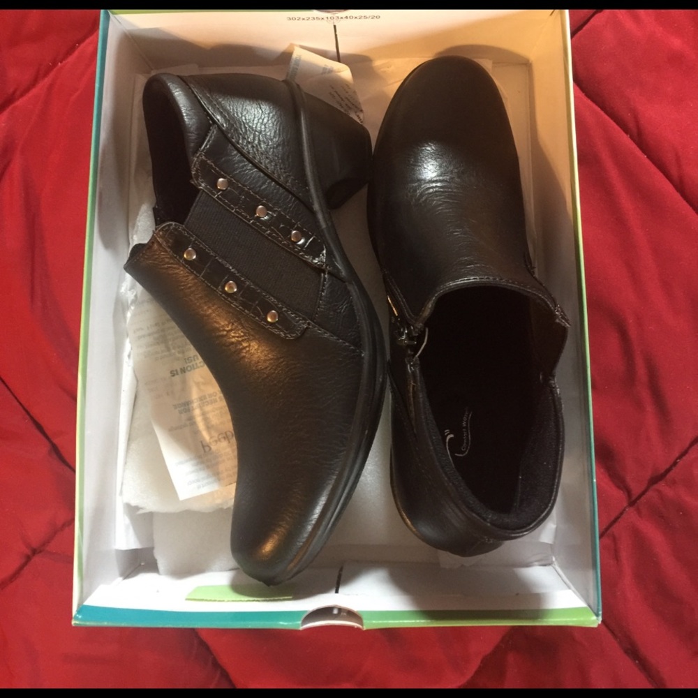 Dress shoes, comfy, and brand new!!😊