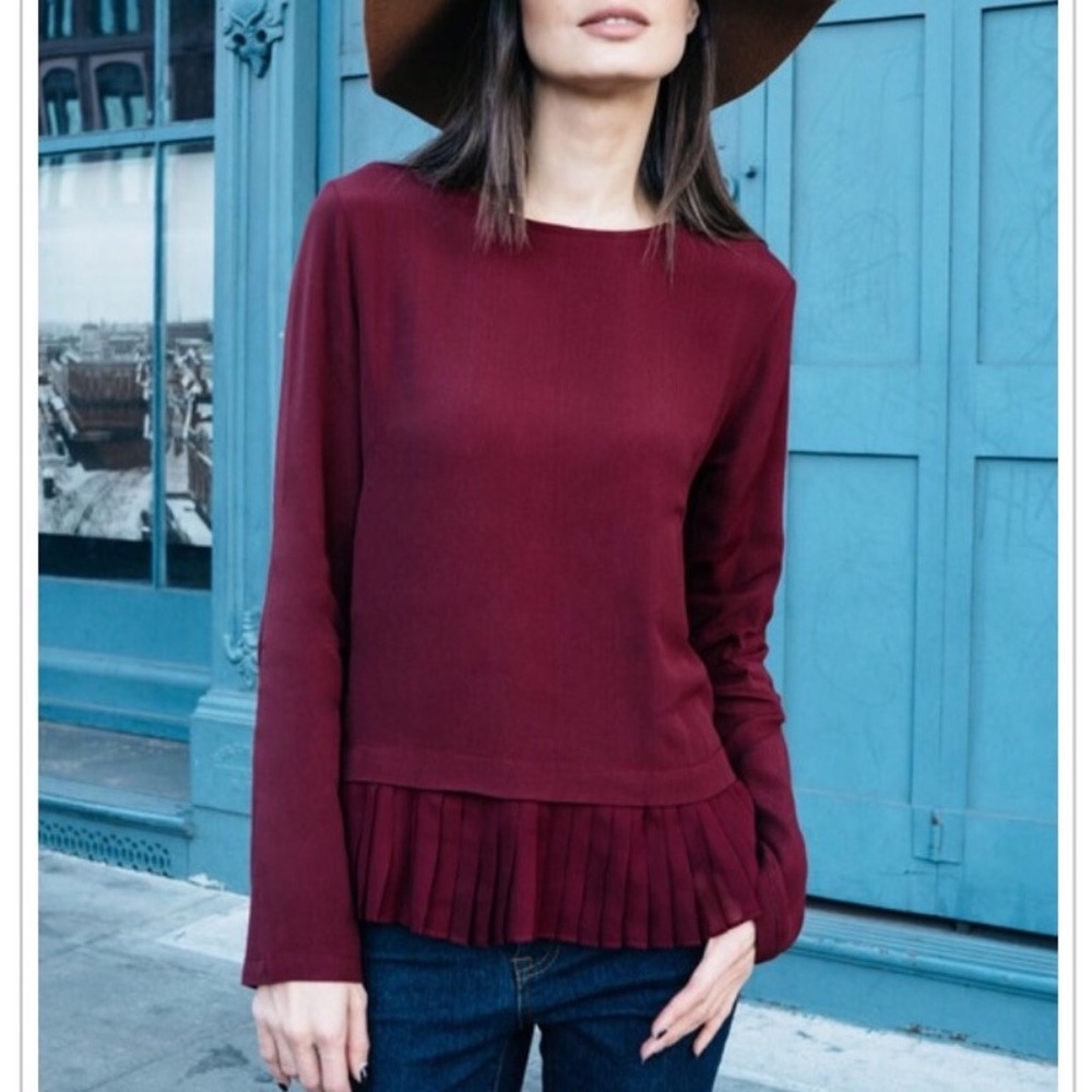 🍷 Merlot Ruffle Bottom Top🍷 - Picture 3 of 4