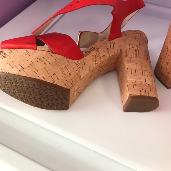 Beautiful mk orange perfect for the summer - Picture 3 of 4