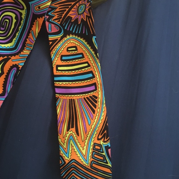 HERMÈS LÉGENDE KUNA PEUPLE DE PANAMA SILK TWILLY - Picture 5 of 8