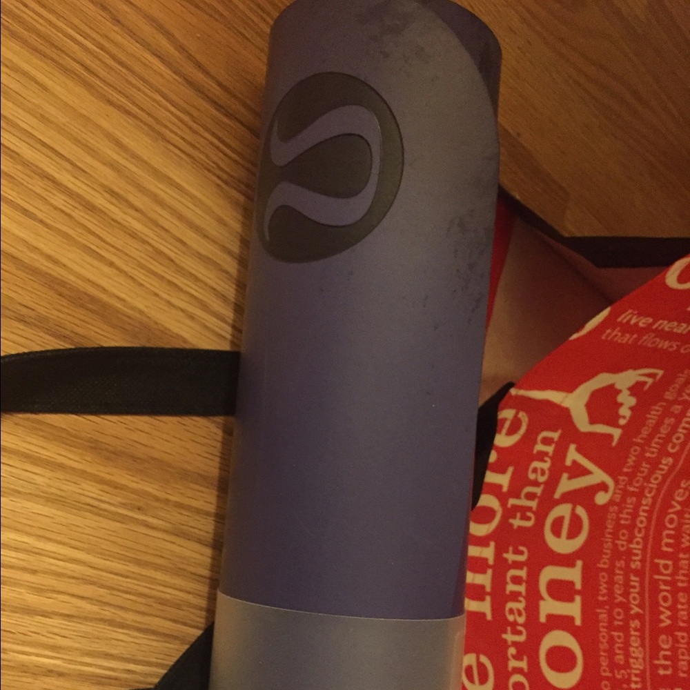 Lululemon yoga mat