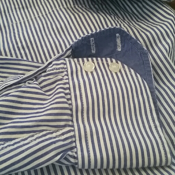 Men's 100% cotton blue striped shirt. - Picture 2 of 2