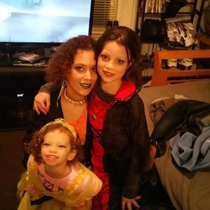 Meet your Posher, Casandra