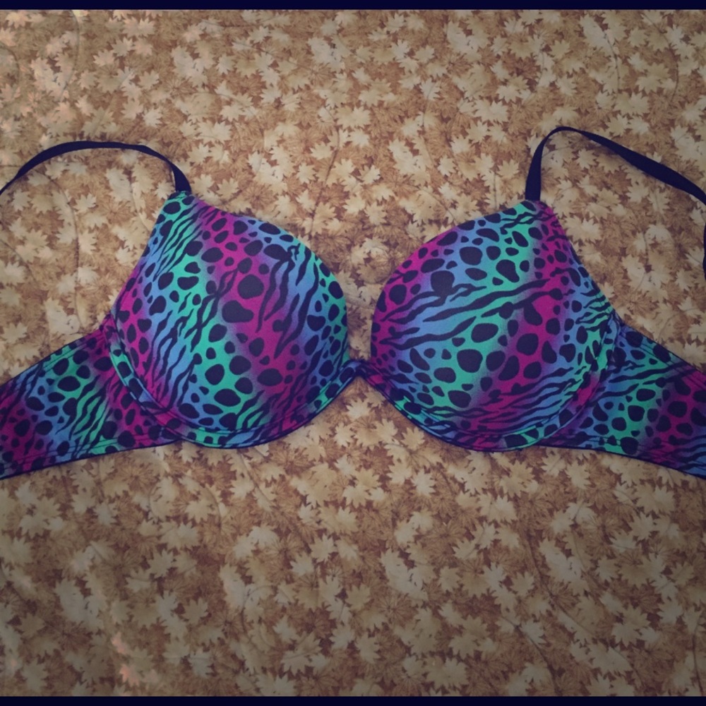 Candie's Push-up Bra.  36C NWOT