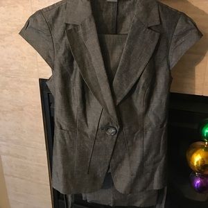 Linen Ann Taylor suit! Great for Warm weather!