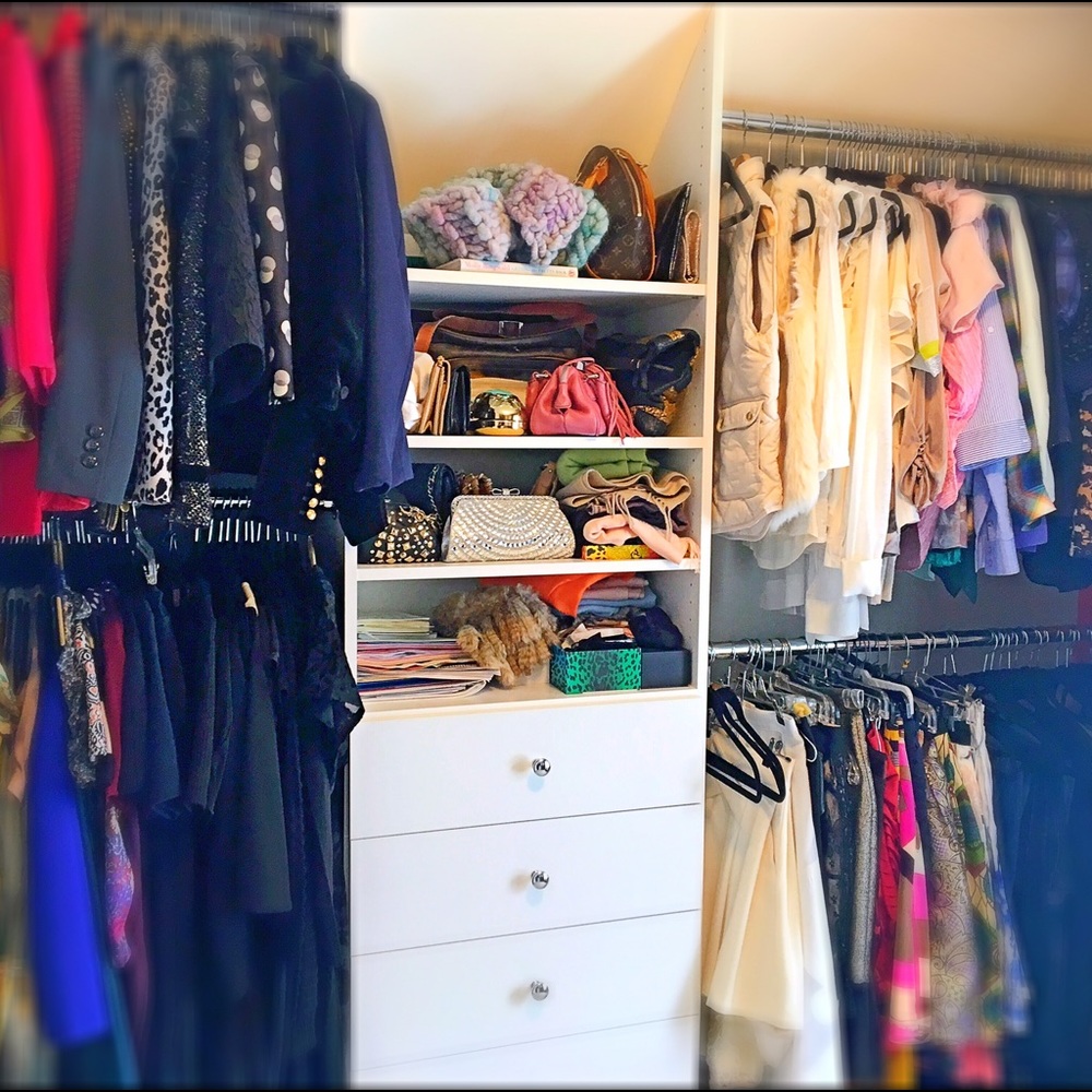 POSH AMBASSADOR! TOP RATED SELLER, FAST SHIPPER 💜