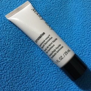 Mary Kay Luminous-wear liquid foundation