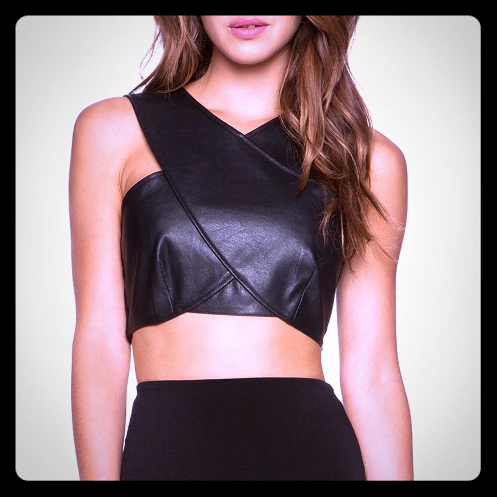 ‼️NWOT BCBG Maxazria black leather Nyella crop top