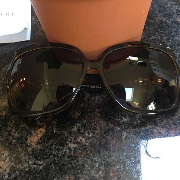 Gucci sunglasses main image 4