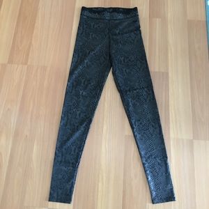 Pink Victoria Secret snake skin leggings size XS