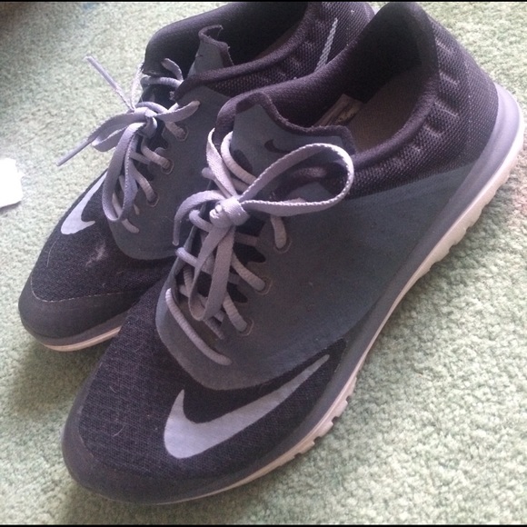 Nike Shoes - Nike running shoes