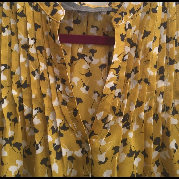 Boutique Top - Picture 2 of 3