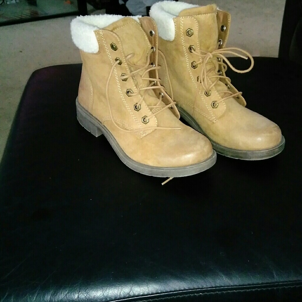 American eagle boots