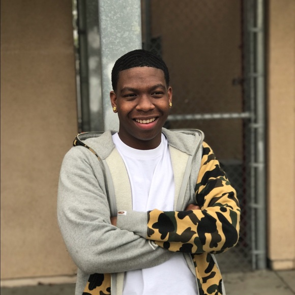 Meet your Posher, Deandre - Picture 1 of 1