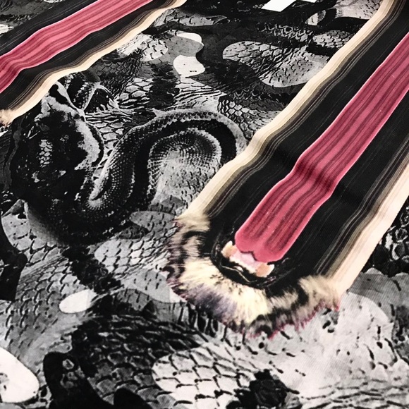 🐯MB Tiger print Tee - Picture 5 of 5