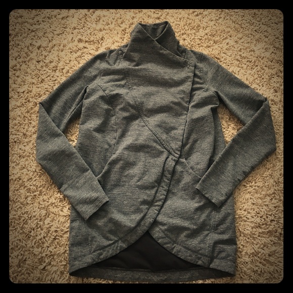lululemon athletica Jackets & Blazers - Lululemon wrap size 8