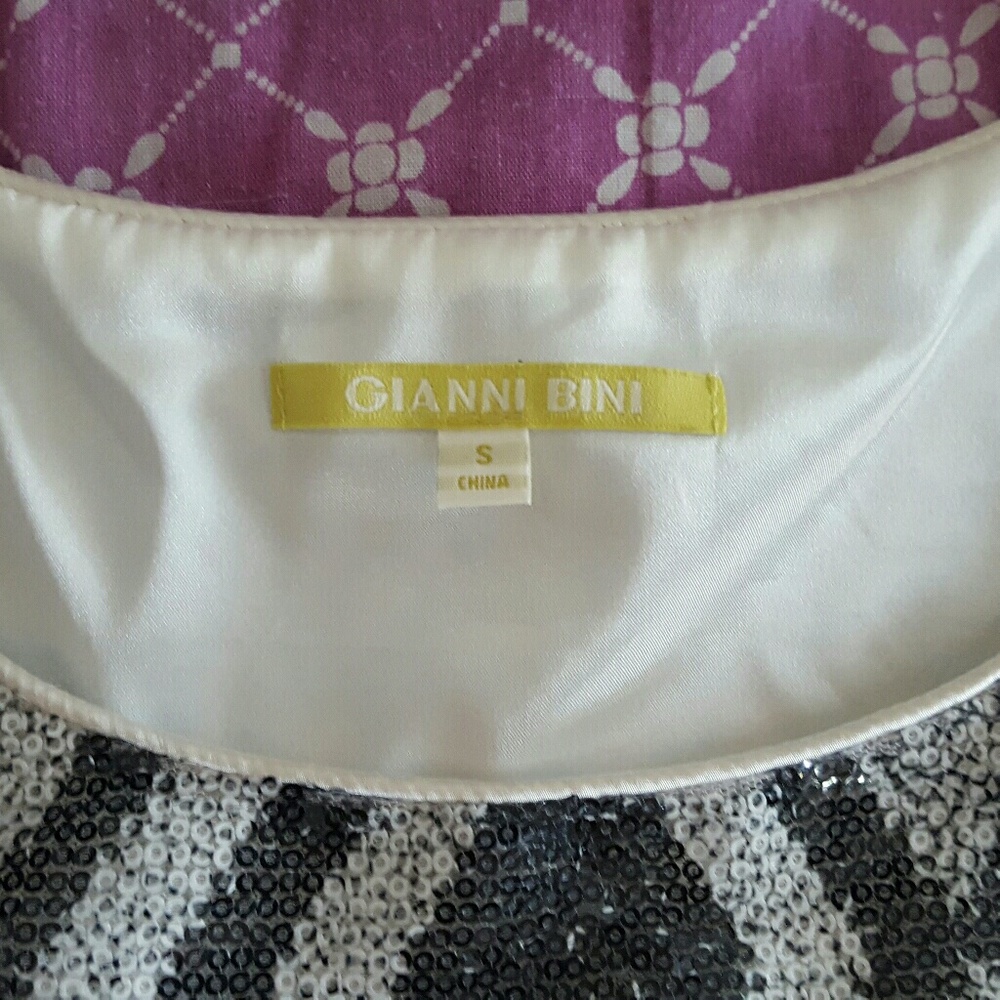 Sequin Pattern Tank Top - Picture 3 of 3
