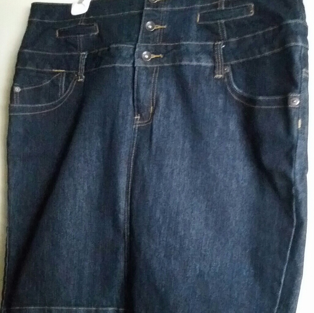 Torrid Original dark denim high waist skirt SZ 22