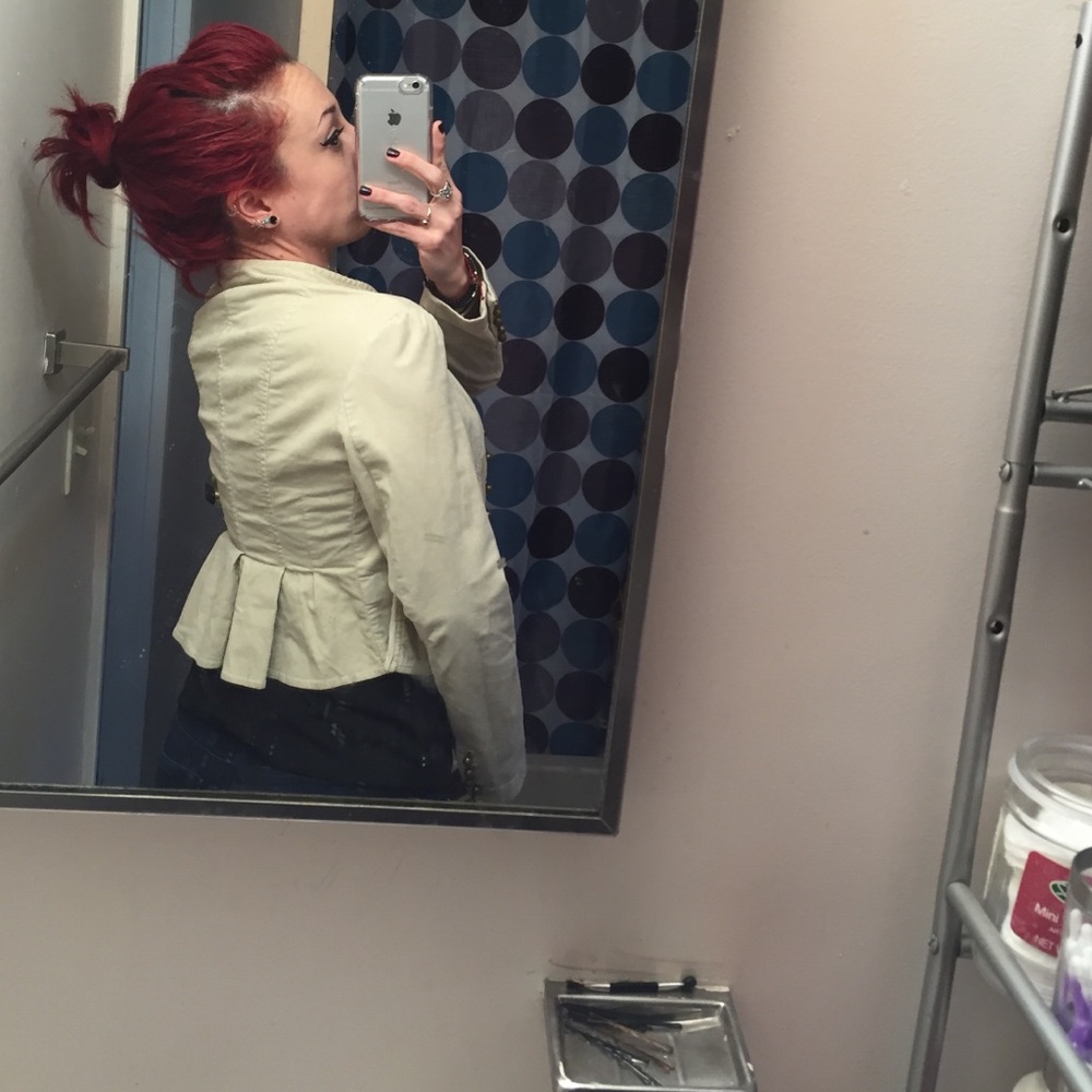 ❌DONATED❌GAP corduroy crop jacket military buttons - Picture 4 of 7